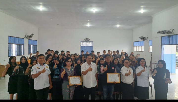 Kasat Narkoba Polres Pematangsiantar Sosialisasikan Bahaya Narkoba di SMK Negeri 1