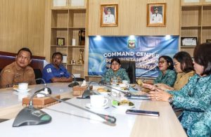 Ketua TP PKK Kota Pematangsiantar Ny Liswati Wesly Silalahi Beserta Jajaran Serahkan Bantuan Kepada TP PKK Kota Sibolga Melalui Zoom Meeting