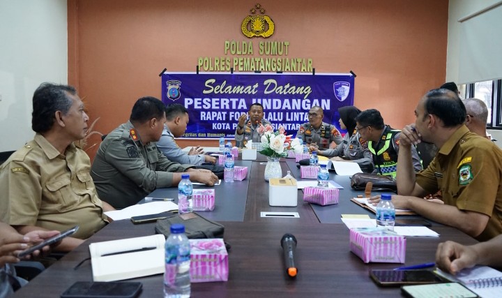 Pemko Pematangsiantar & Polres Pematangsiantar Gelar Rapat Forum Lalu Lintas di Ruang Rupatama Mapolres