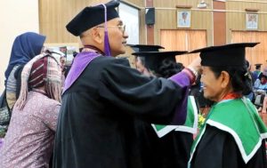 Wisuda 360 Peserta Sekolah Lansia Tangguh, Bupati Simalungun : “Semangat Belajar Tidak Pernah Dibatasi Oleh Usia”