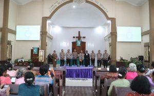 Safari Minggu Kasih di HKBP Serbelawan, Kapolres Simalungun Bagikan Paket Makanan & Ajak Jemaat Jauhi Narkoba Serta Judol